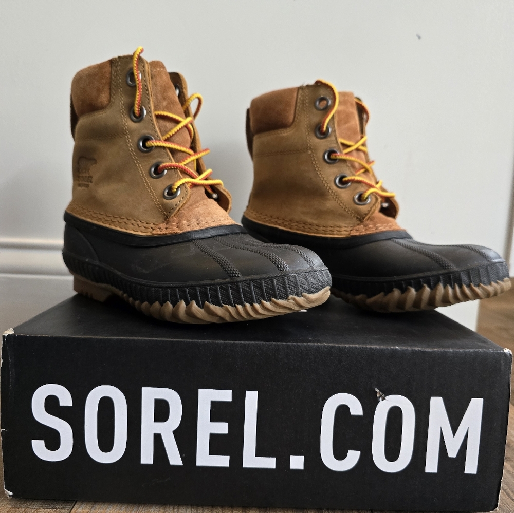 Sorel Brown and Black Duck Boots